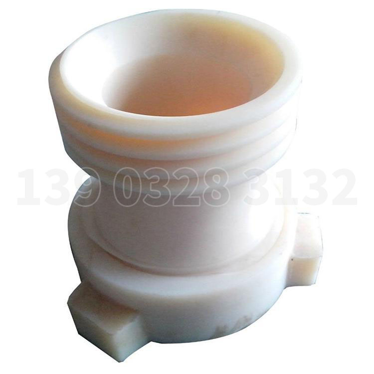 �������m